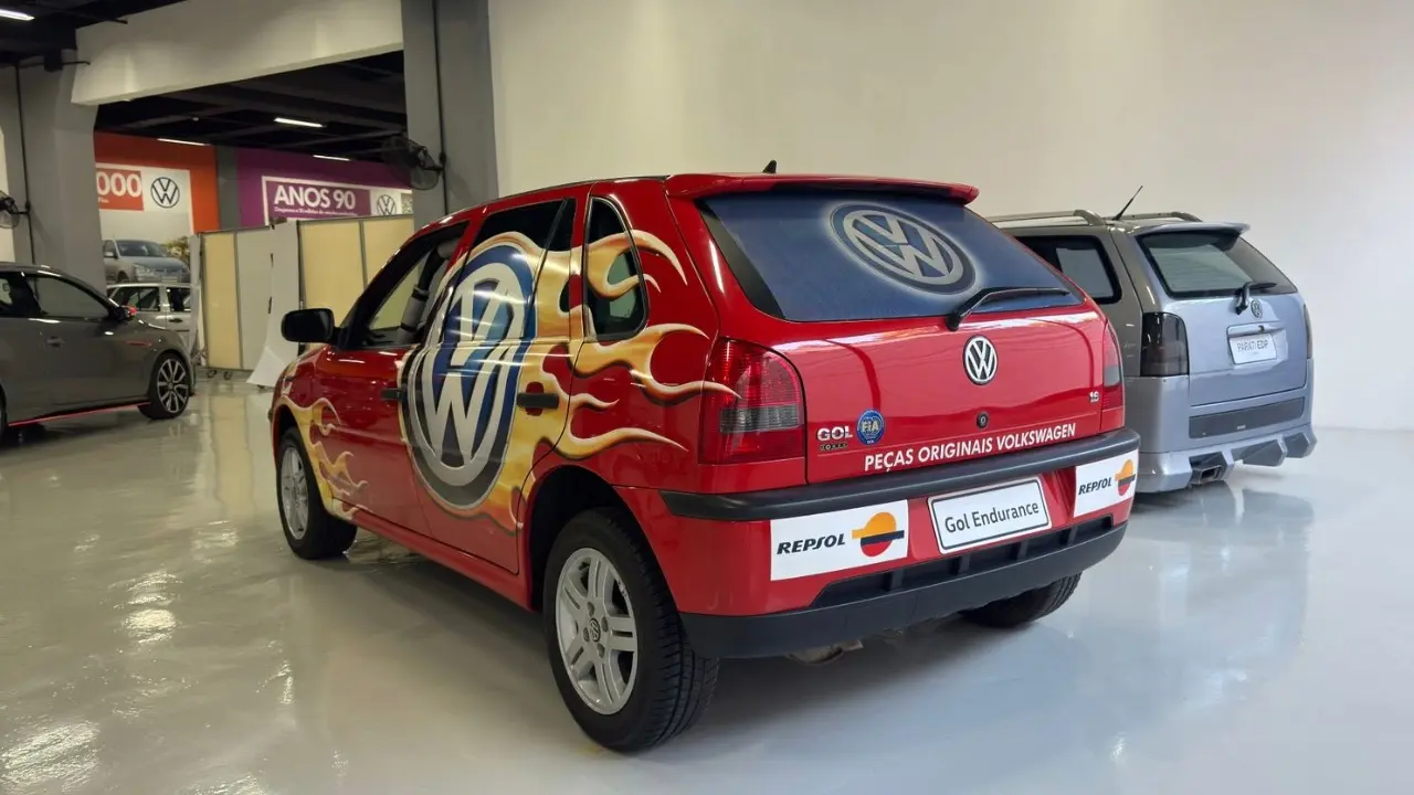 Volkswagen Gol Endurance 2003 de traseira na Garagem Volkswagen