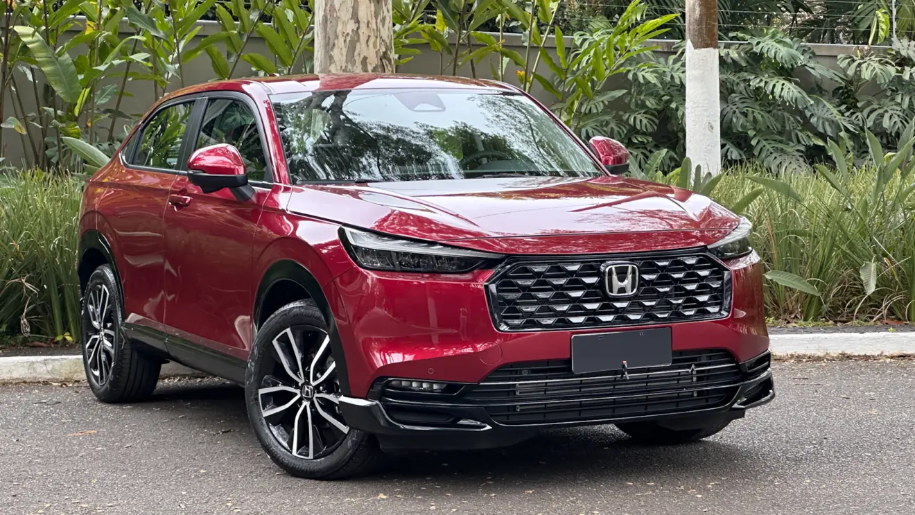 Honda HR-V Touring vermelho de frente