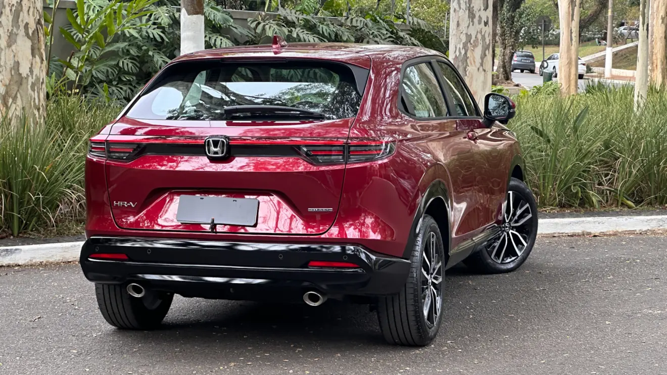 Honda HR-V Touring vermelho de traseira