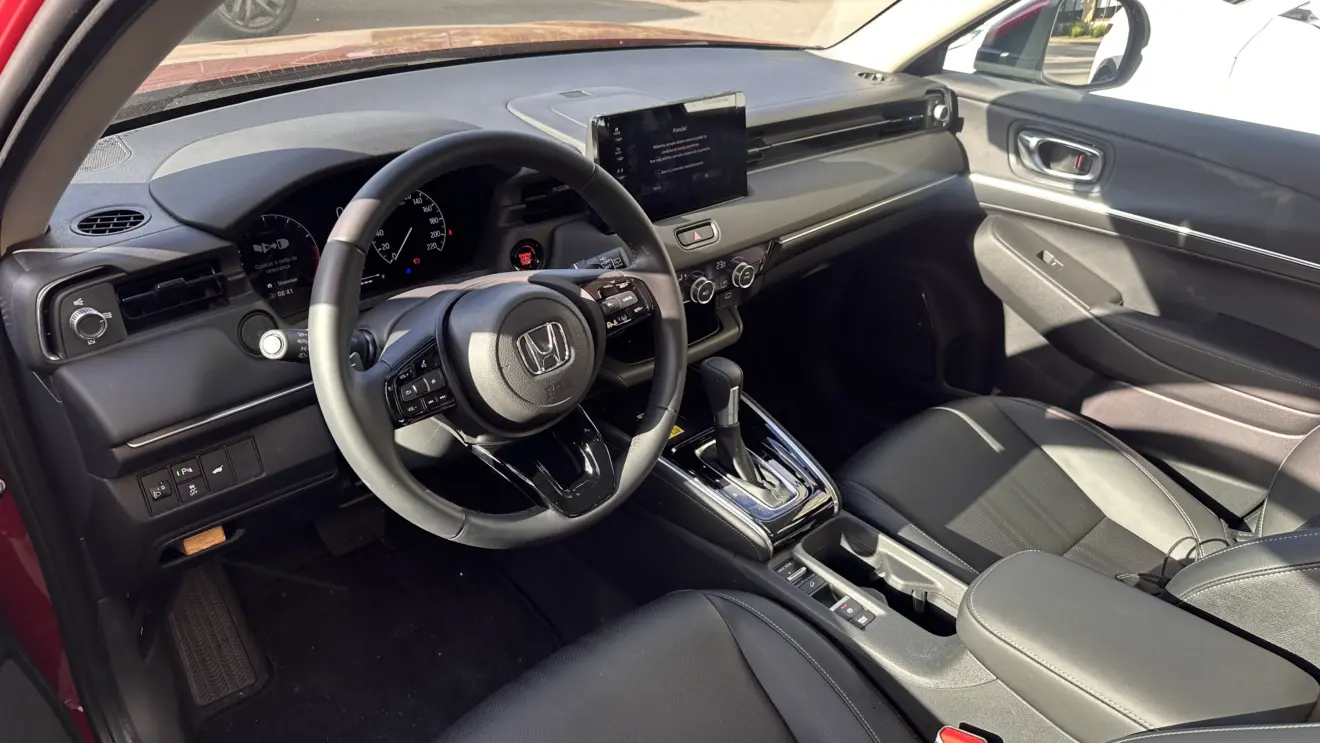 cabine Honda HR-V Touring [Auto+ / João Brigato]