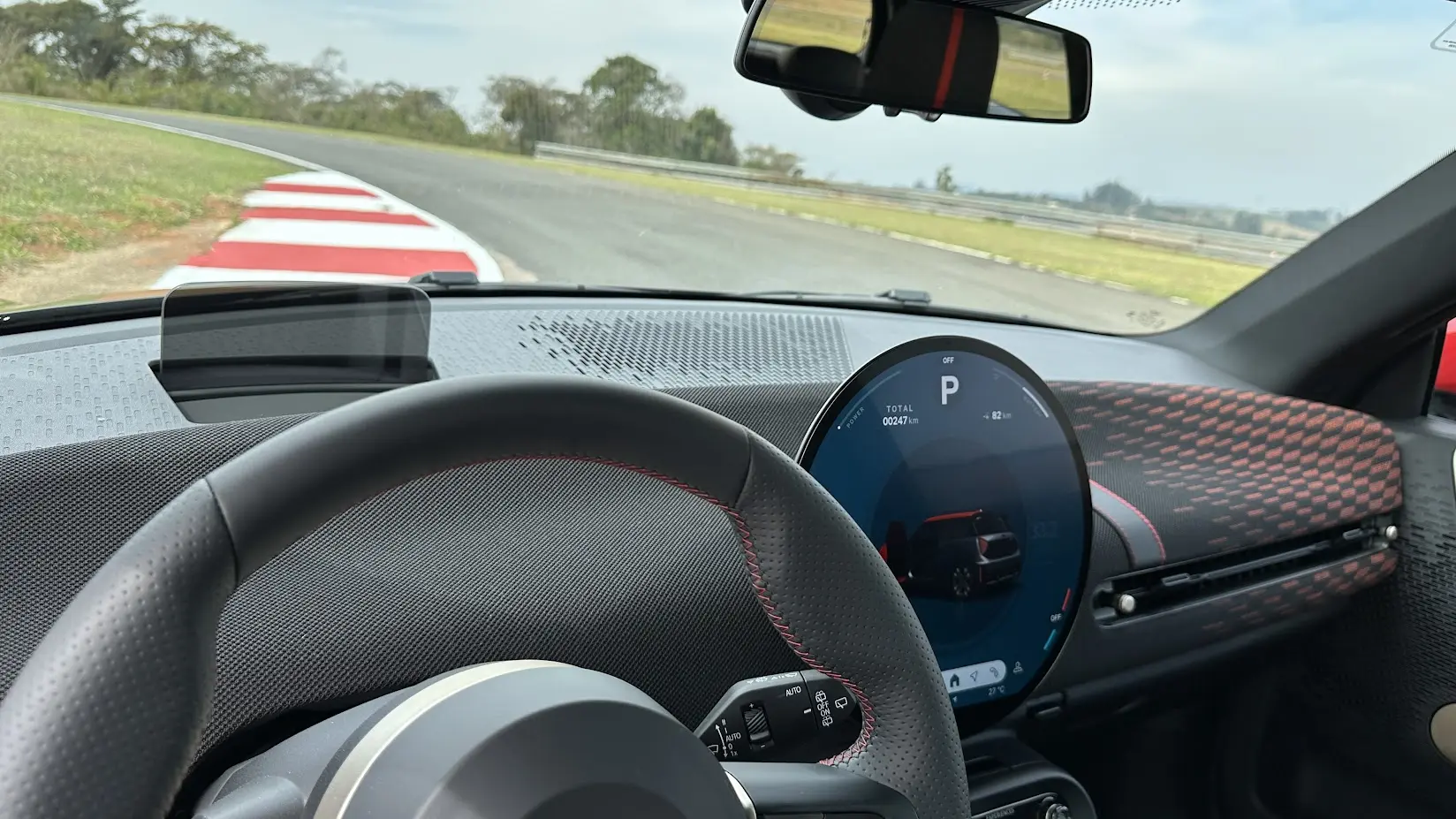 Painel do Mini JCW E 