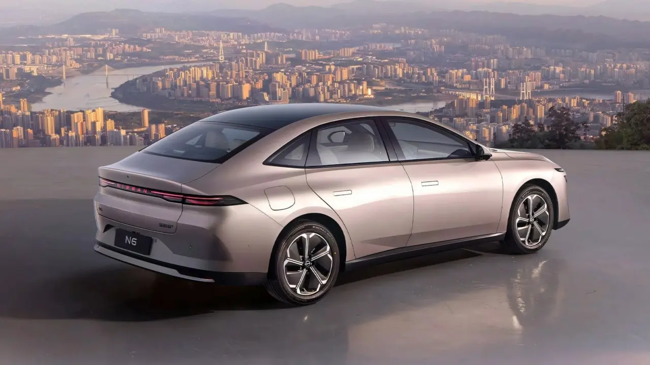 Nissan N6 na China da joinventure Nissan Dongfeng