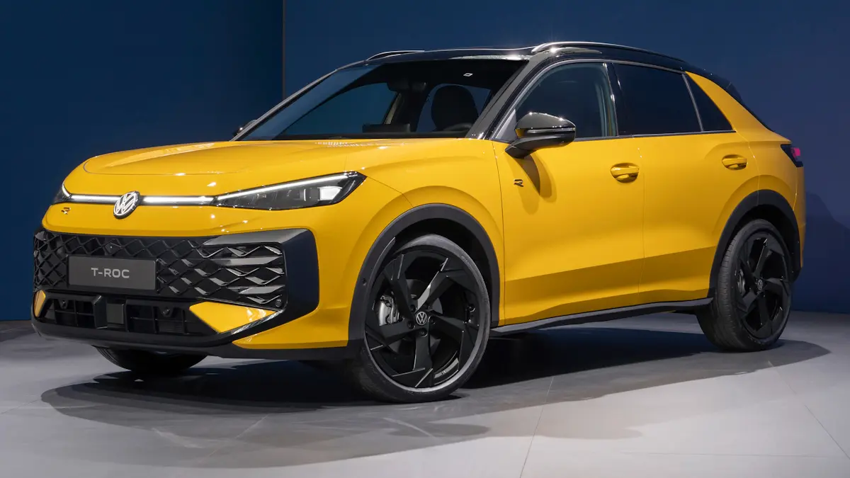 Volkswagen T-Roc R-Line 2026 amarelo com teto preto de frente