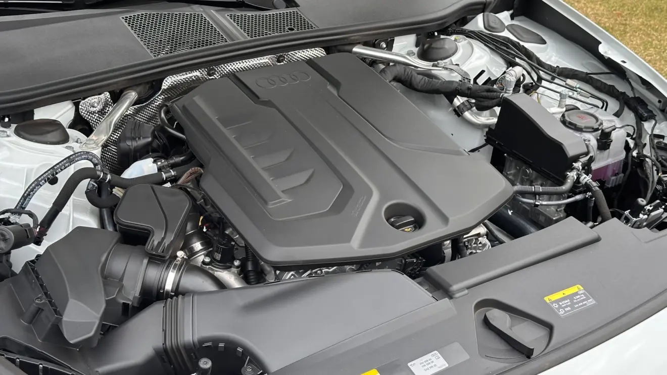 Motor do Audi A5 por cima