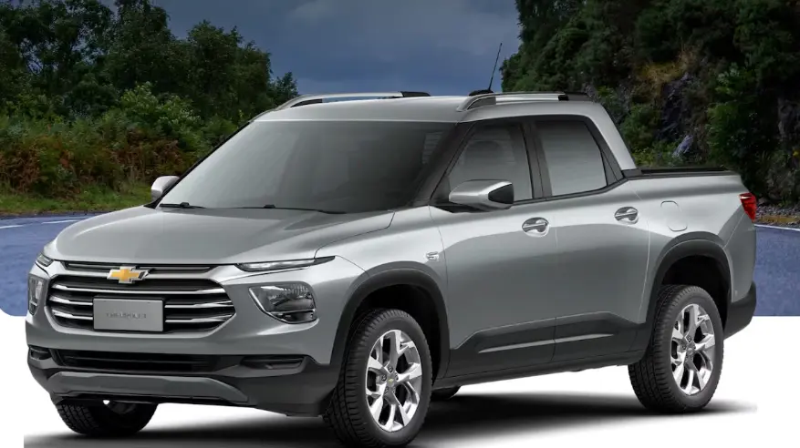 Chevrolet Montana LTZ prata vista de frente