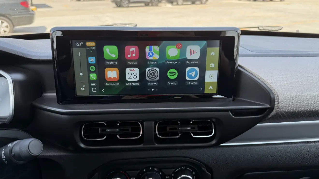central multimídia do Citroën Basalt Feel CVT