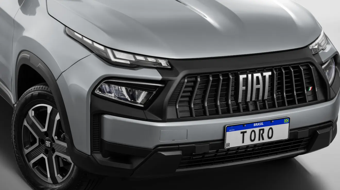 detalhes da dianteira da Fiat Toro Freedom 2026 cinza