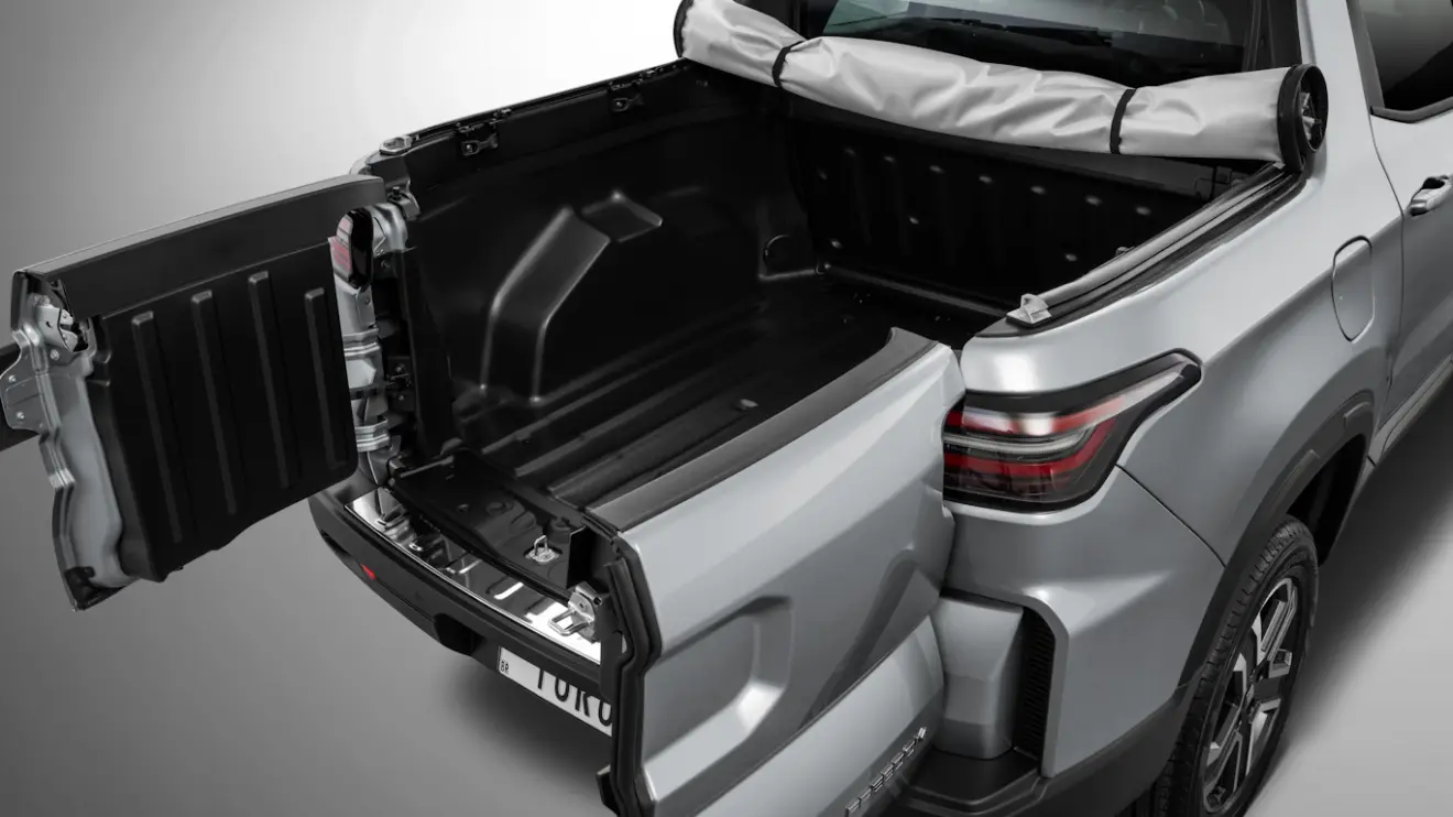 Caçamba da Fiat Toro Freedom 2026 cinza com tampas abertas