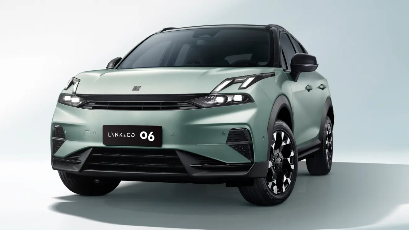 Lynk & Co 06 verde de frente