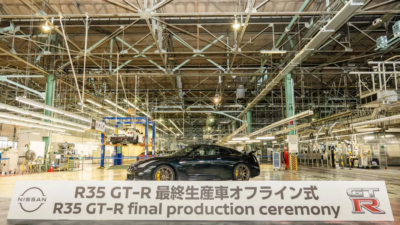 Nissan GT-R último de produção na fábrica
