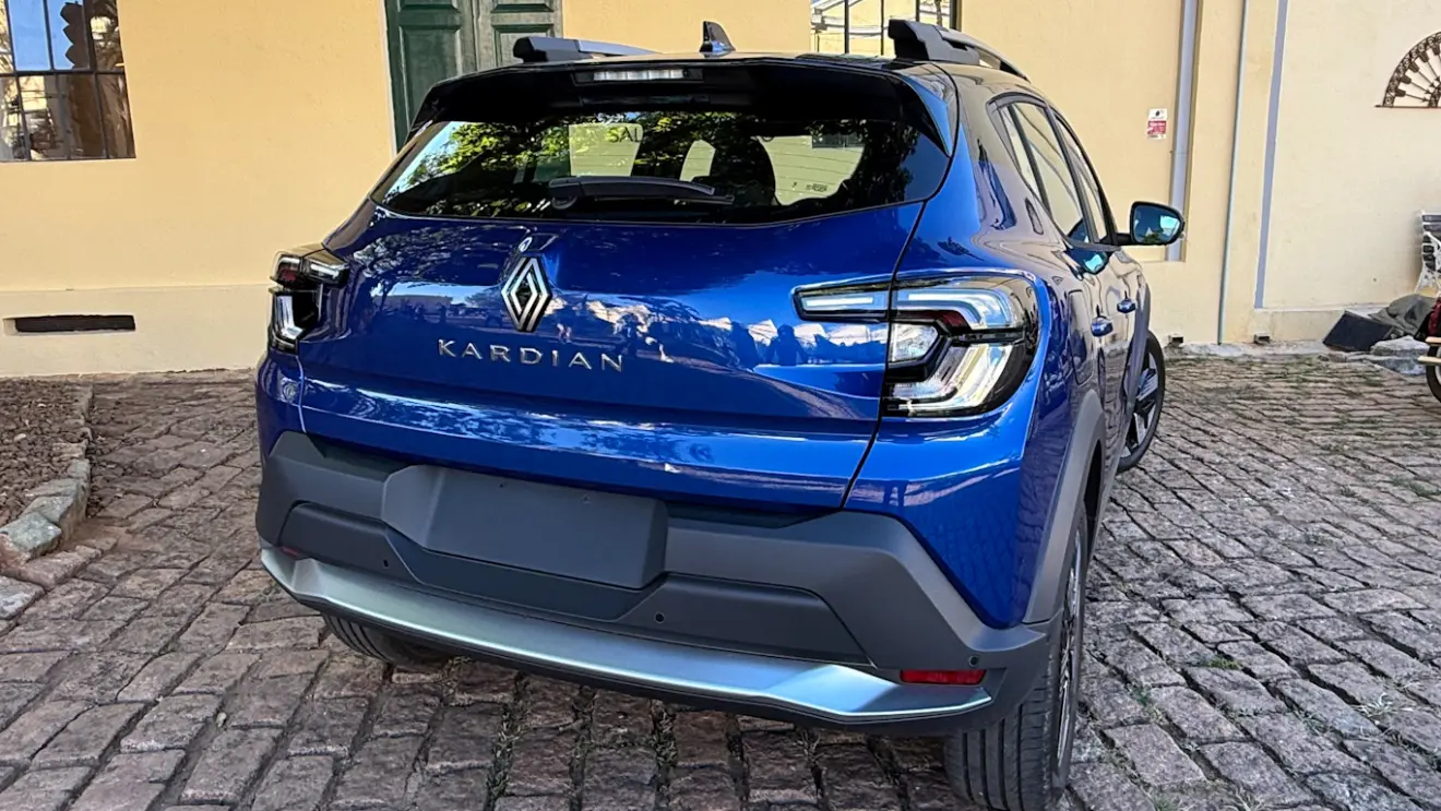 traseira do Renault Kardian Iconic 2026