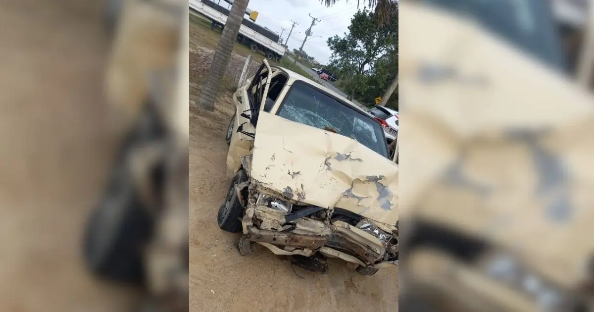 Volkswagen Gol destruído após acidente na SC-445
