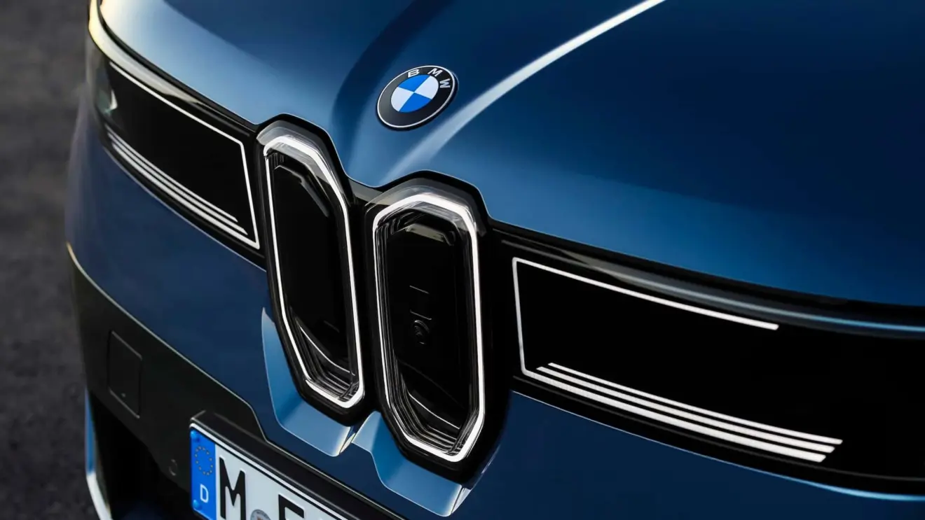BMW iX3 azul