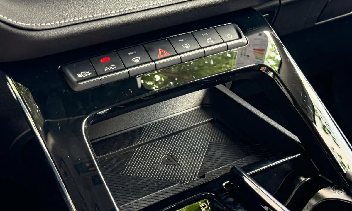 Carregador de celular por indução do GWM Haval H6 One