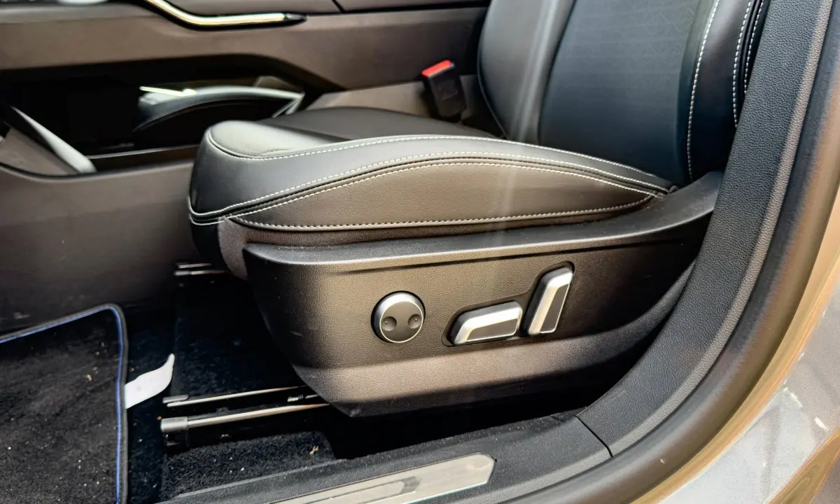 Ajuste elétrico Bancos dianteiros do GWM Haval H6 One