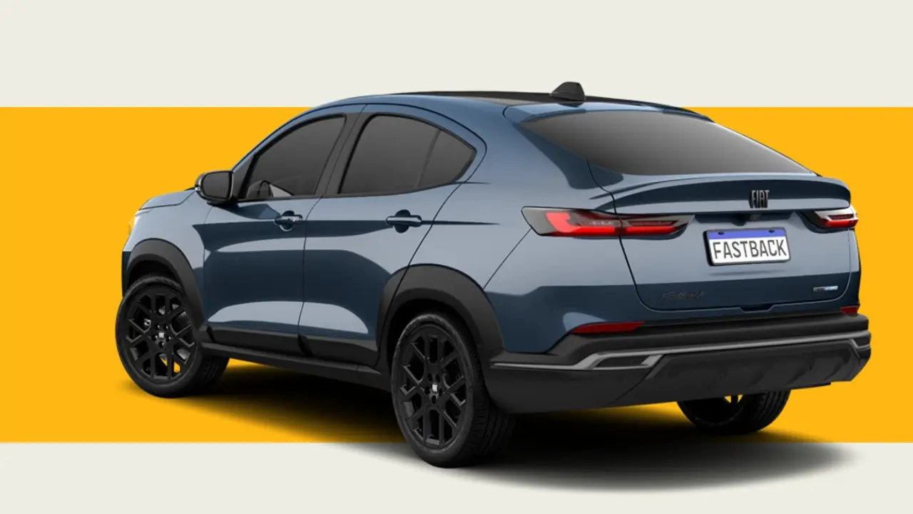 Fiat Fastback Amalfi azul 2026