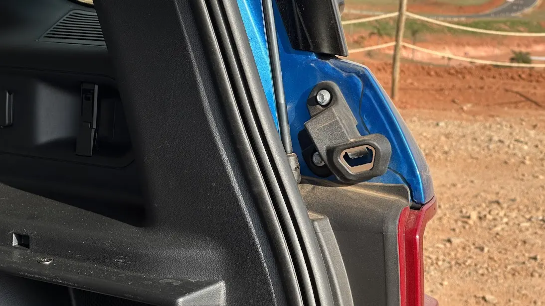 Abridor de garrafa no porta-malas do Ford Bronco Sport Badlands