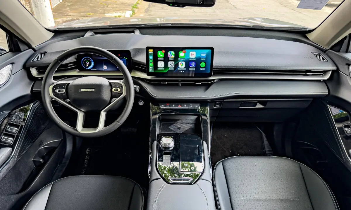Interior e painel do GWM Haval H6 One
