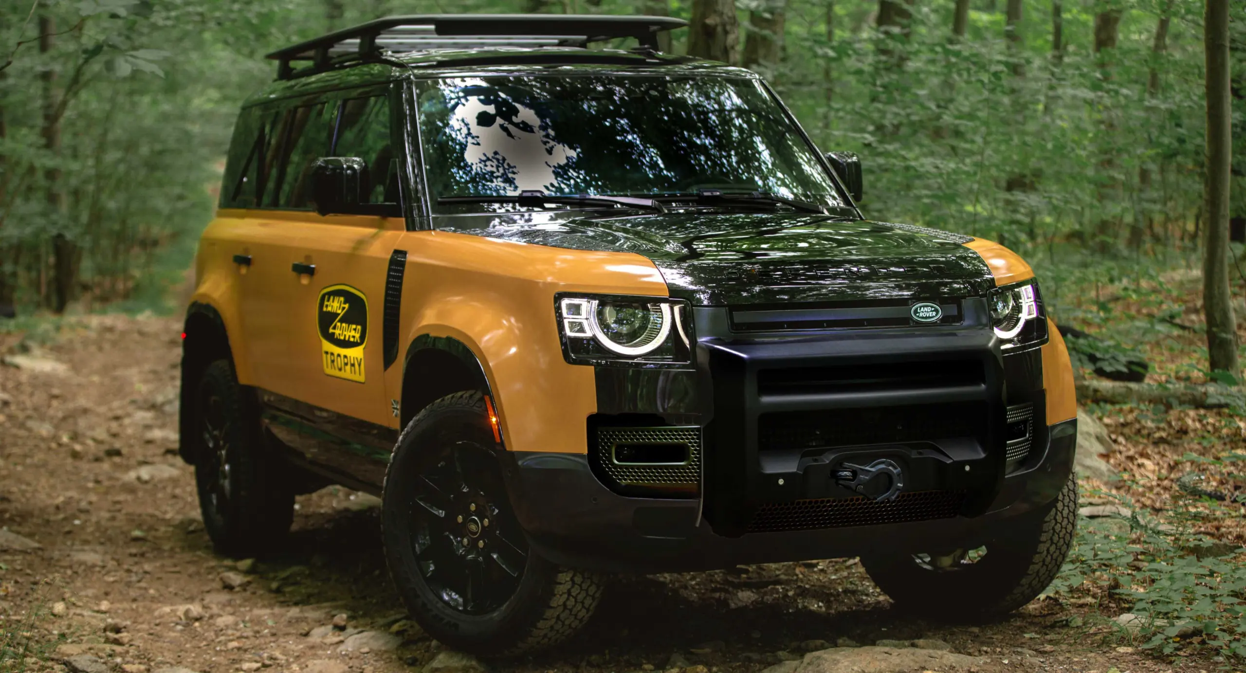 Land Rover Defender 110 Trophy Edition é um carro que faz alusão ao Camel Trophy