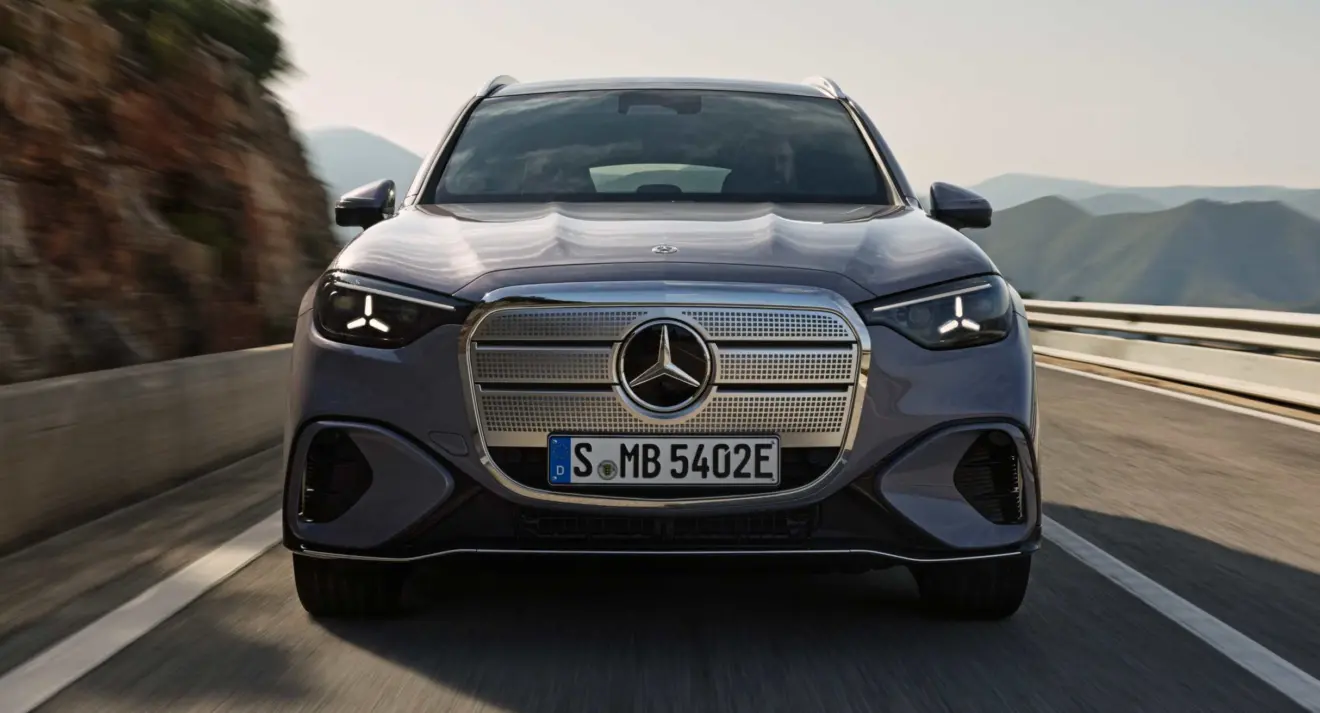 Novo Mercedes-Benz GLC elétrico de frente