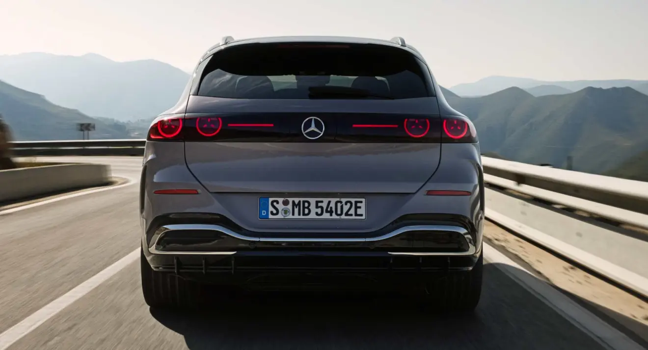 Novo Mercedes-Benz GLC elétrico de traseira