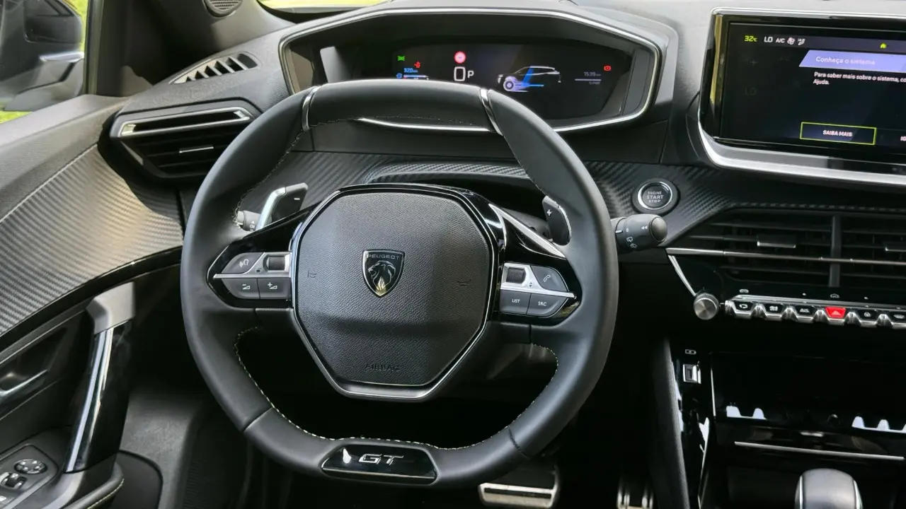 Volante do Peugeot 2008 Hybrid