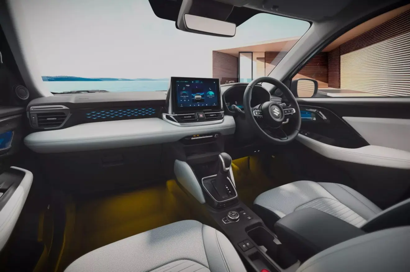 interior do Maruti Suzuki Victoris com telas ligadas