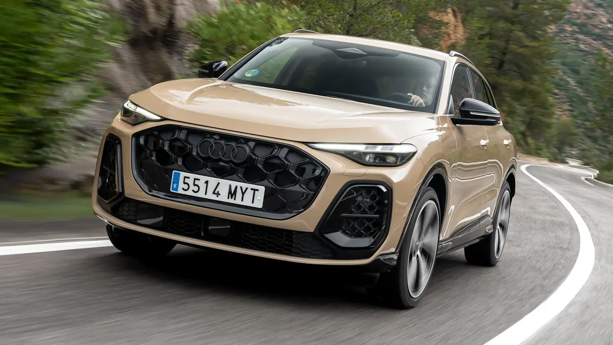 Audi Q5 2026 bege de frente