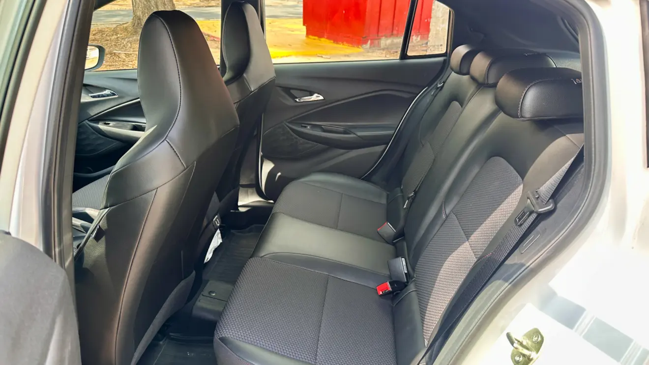 banco traseiro chevrolet onix rs