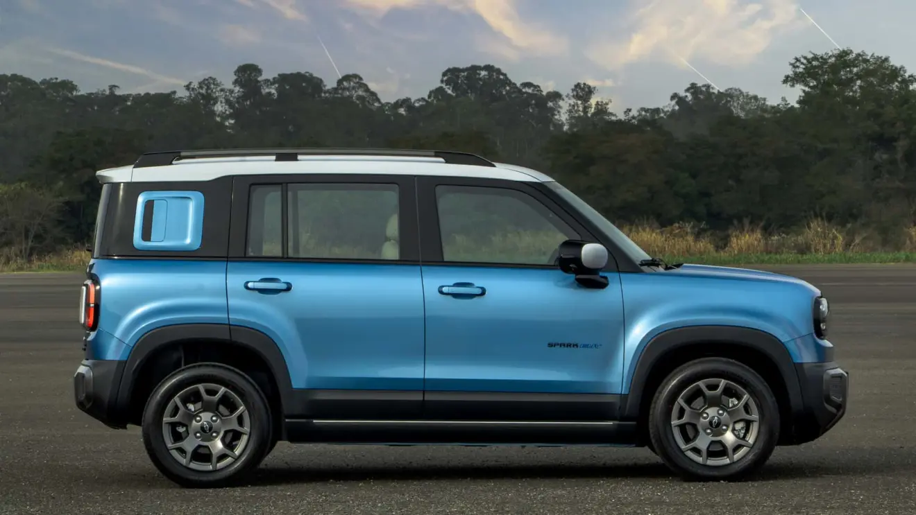 Chevrolet Spark EUV azul estático