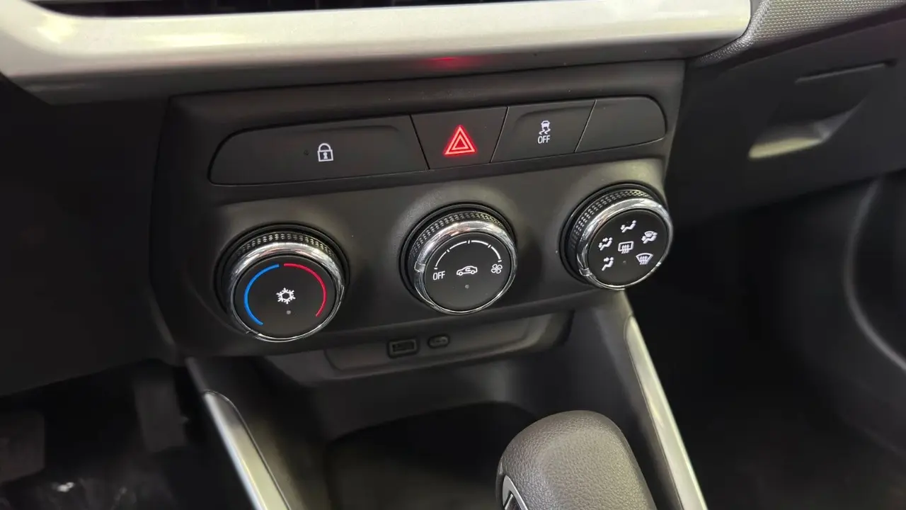 Interior do Chevrolet Tracker Sem Nome 1.0 AT