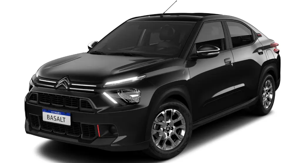Citroën Basalt Feel manual 2026 preto, visto lateralmente com DRL's acesos
