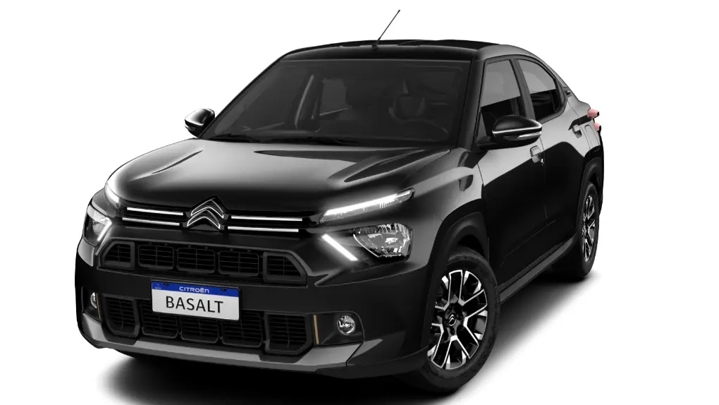 Citroën Basalt Shine 2026 preto, visto de frente e com DRL's acesos