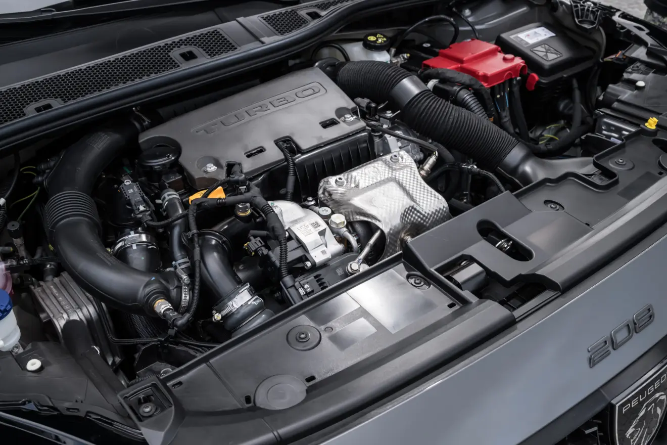 motor do Peugeot 208 GT T200 Hybrid 2026