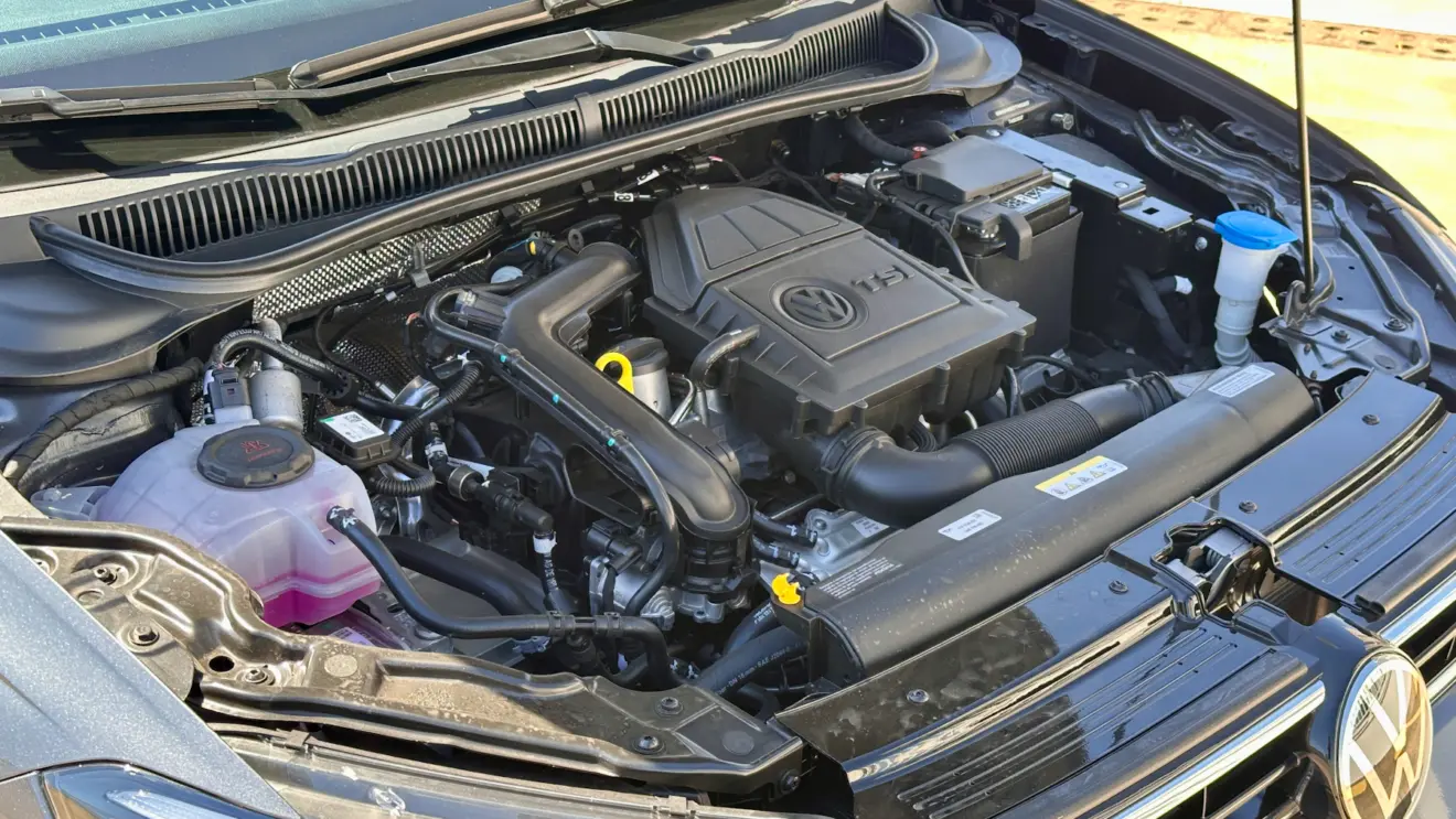 motor volkswagen virtus highline cinza