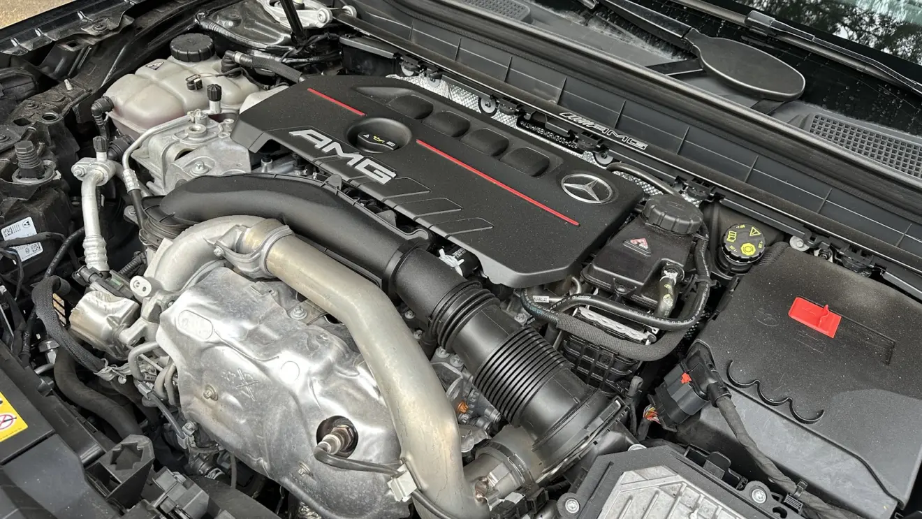 Motor 2.0 do Mercedes-AMG GLB 35 4Matic