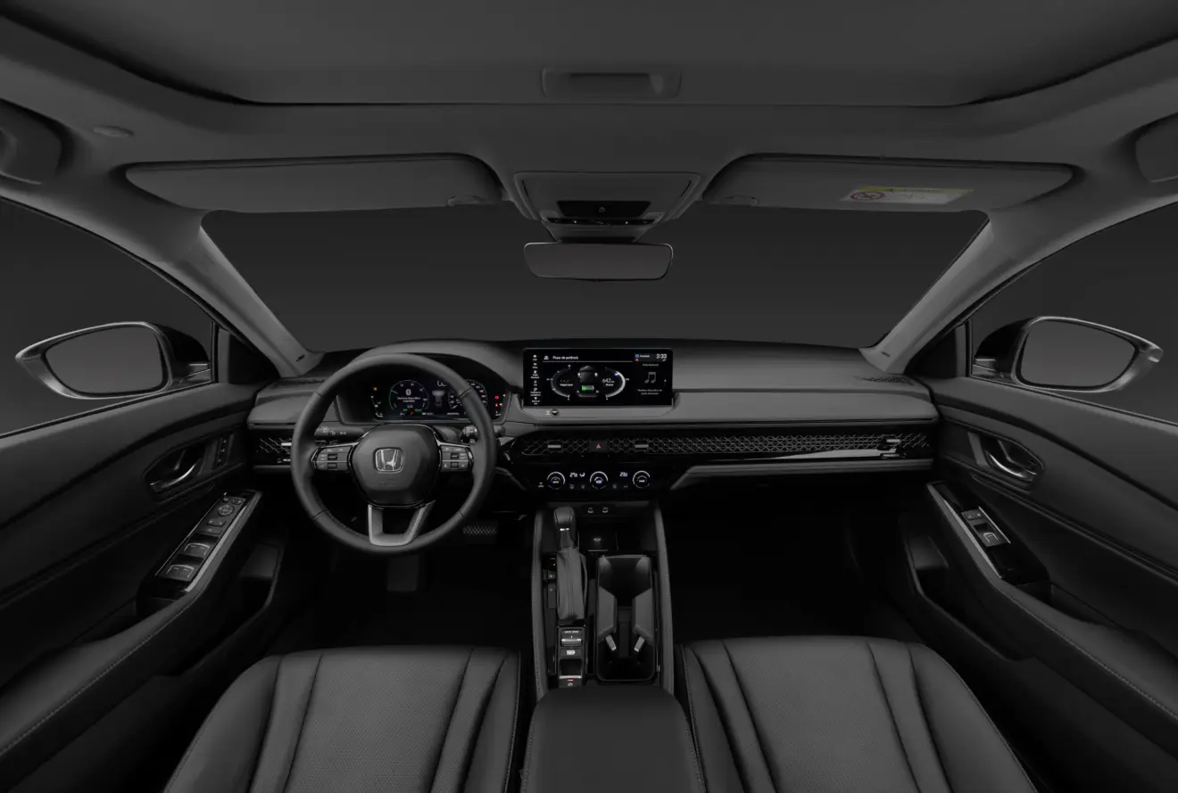 interior com telas ligadas do Honda Accord Hybrid 2025