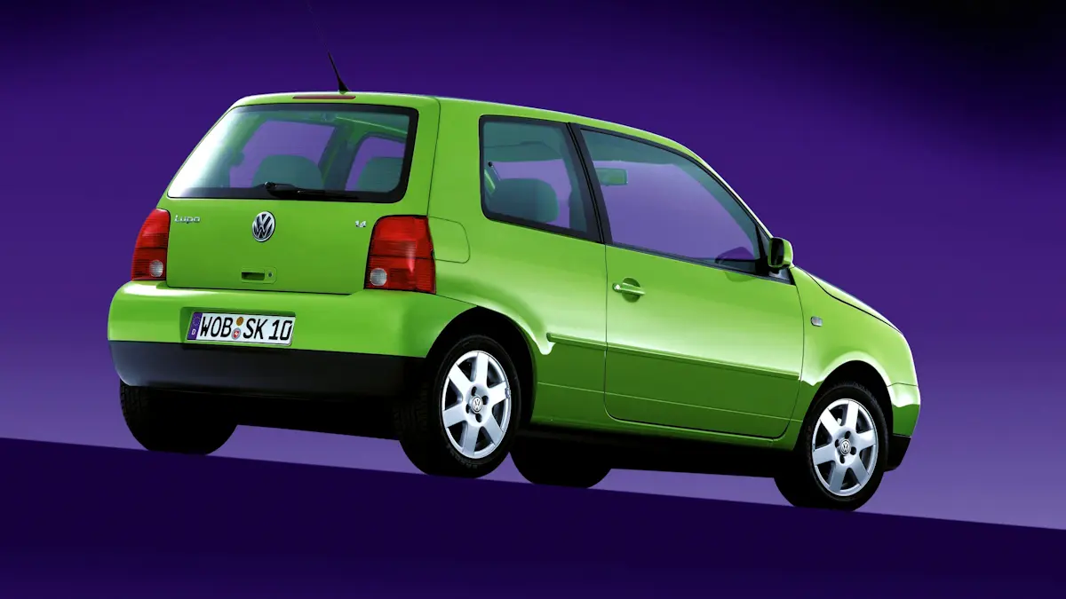 Volkswaten Lupo verde de traseira